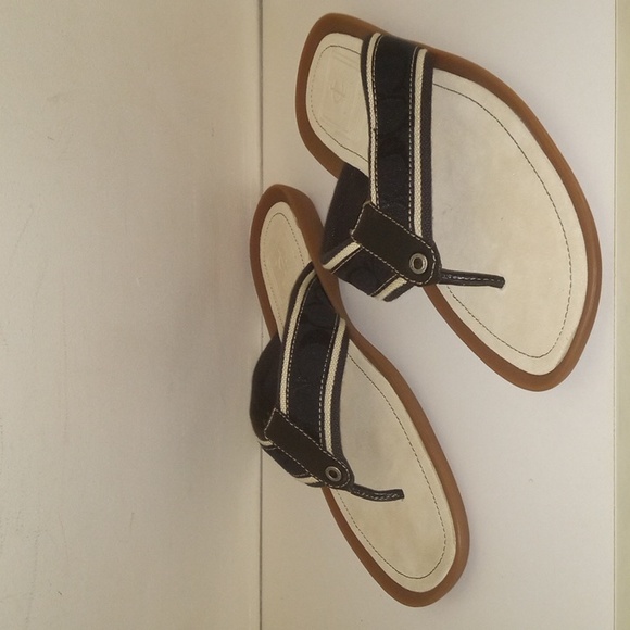 Coach Men's Flip Flops - Picture 3 of 4